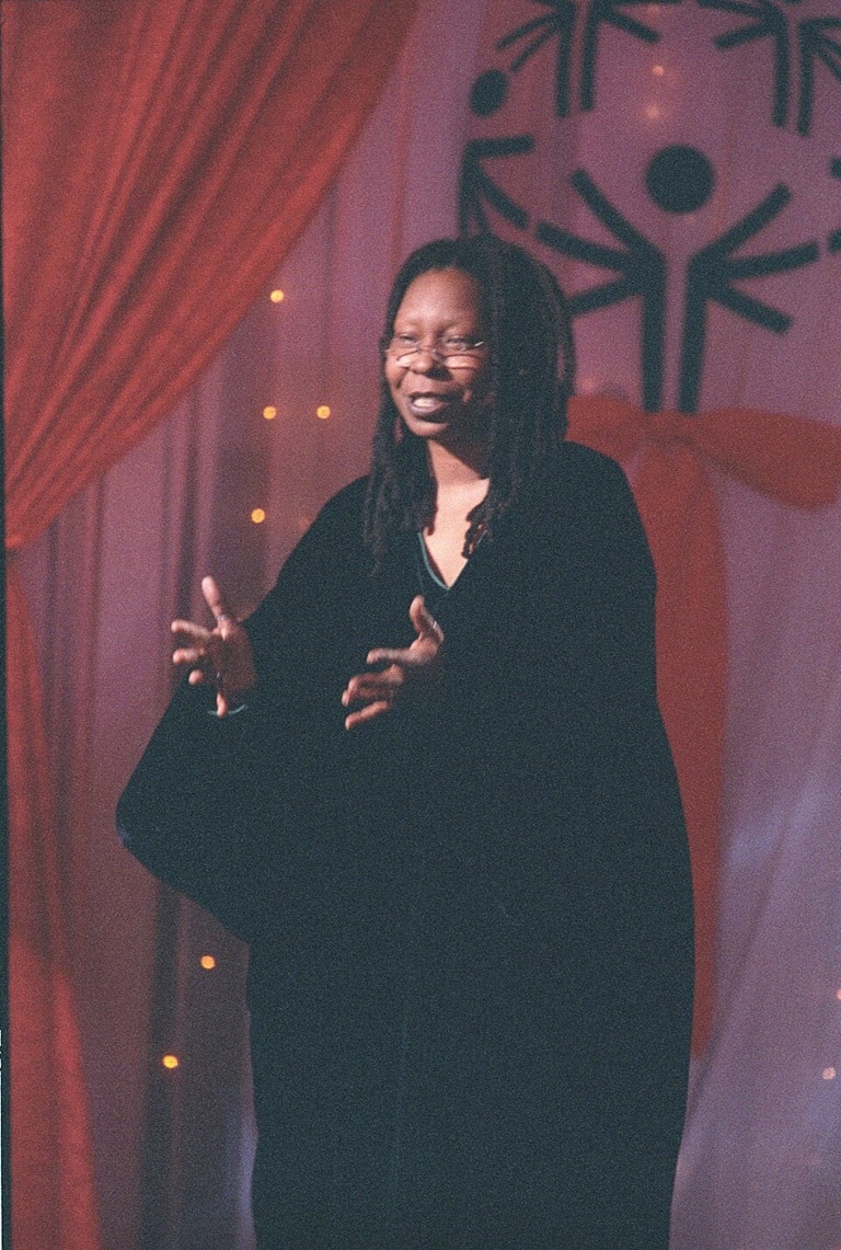 Ela foi garçonete, pedreira e até maquiadora funerária - hoje é considerada uma das maiores artistas vivas! contioutra.com - Ela foi garçonete, pedreira e até maquiadora funerária - hoje é considerada uma das maiores artistas vivas!