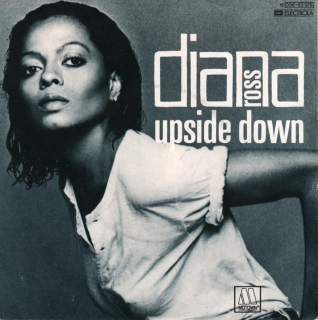 contioutra.com - O ano era 1980, e essa m&uacute;sica n&atilde;o sa&iacute;a do r&aacute;dio... Marcou uma gera&ccedil;&atilde;o! Ser&aacute; que voc&ecirc; ainda reconhece?