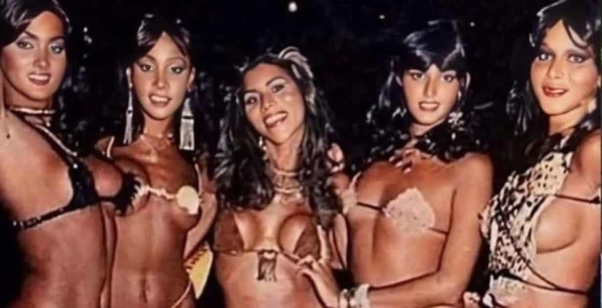contioutra.com - Esta imagem de 1982 re&uacute;ne cinco figuras marcantes &mdash; uma delas se tornaria famosa no pa&iacute;s