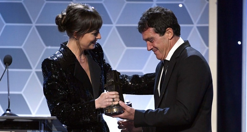 contioutra.com - Ela cresceu com um le&atilde;o dentro de casa e virou estrela de Hollywood: veja como est&aacute; hoje