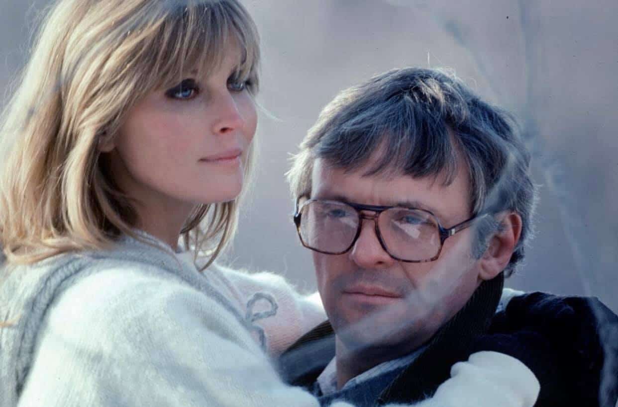 contioutra.com - Quem reconhece esses olhos? A antiga musa de Hollywood est&aacute; com 67 anos e surpreende hoje