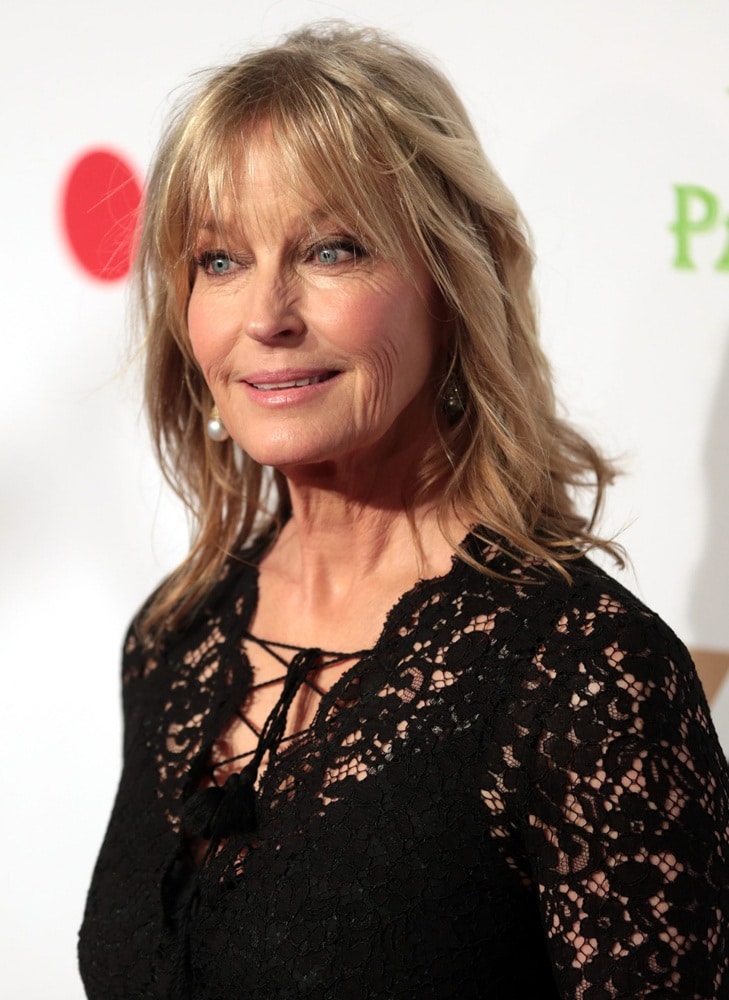 contioutra.com - Quem reconhece esses olhos? A antiga musa de Hollywood est&aacute; com 67 anos e surpreende hoje