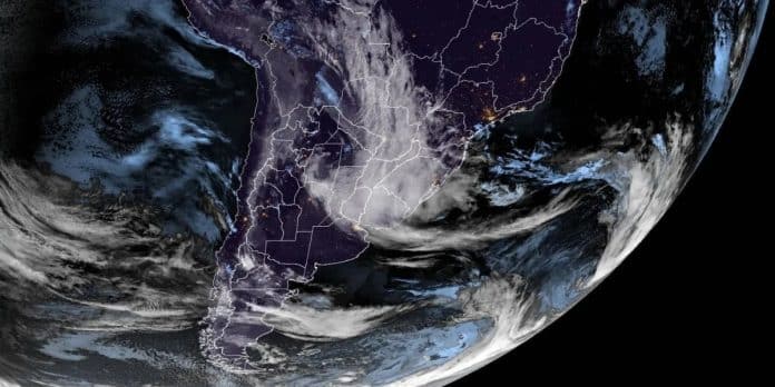 Ciclone extratropical na costa do Brasil põe 4 estados e mais de 900 cidades em alerta de perigo a partir desta quinta (20)