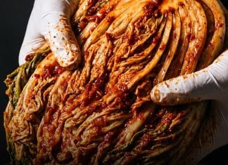 O alimento comprovado pela ciência que elimina 87% dos microplásticos do seu corpo