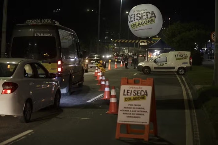 contioutra.com - At&eacute; morfina est&aacute; na lista: Veja a lista de 12 subst&acirc;ncias que podem ser 'pegas' no drog&ocirc;metro da NOVA Lei Seca