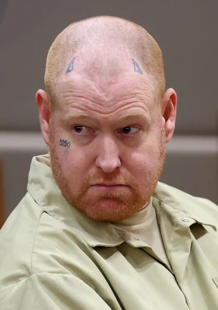 contioutra.com - Um dia ele foi o queridinho de Hollywood, agora, aos 41 anos, est&aacute; irreconhec&iacute;vel, com chifres de diabo tatuados na testa