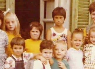 Essa foto tem quase 60 anos: repare no menino e tente descobrir o detalhe