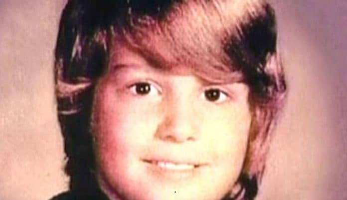 Ele teve uma infância horrorosa e agia como gente grande aos 11. Apesar dos péssimos pais, chegou ao estrelato em Hollywood e foi eleito o homem mais atraente do mundo