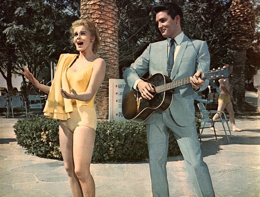 contioutra.com - Elvis parece impec&aacute;vel em Viva Las Vegas, at&eacute; esses erros de grava&ccedil;&atilde;o come&ccedil;arem a aparecer