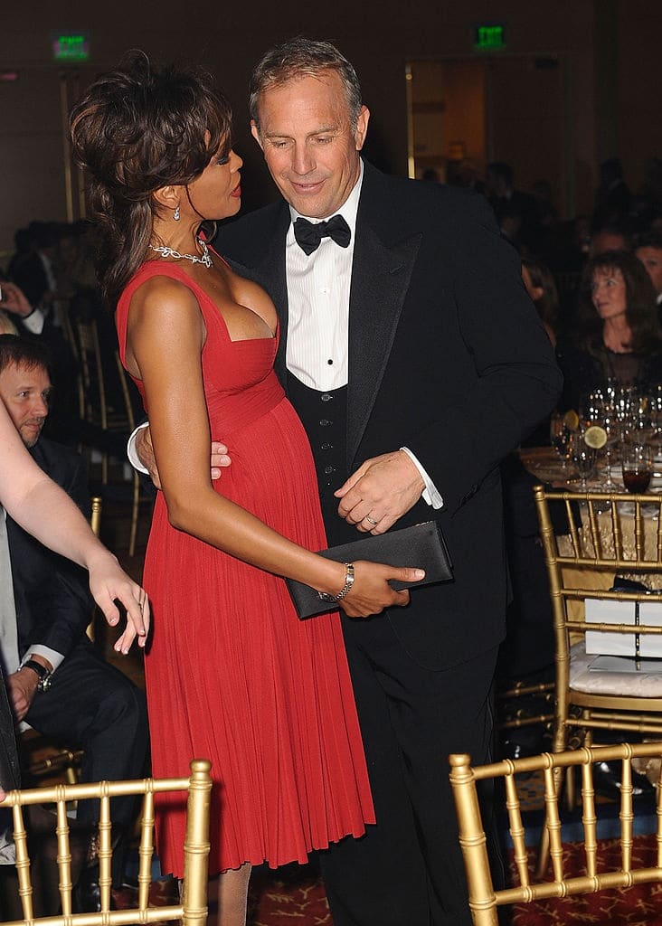 Kevin Costner finalmente revela a promessa secreta que fez a Whitney Houston há mais de 30 anos contioutra.com - Kevin Costner finalmente revela a promessa secreta que fez a Whitney Houston há mais de 30 anos