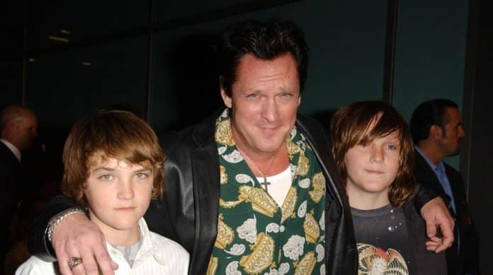 Lutando contra a decisão extrema do do filho, Michael Madsen ainda espera encontrar respostas; entenda