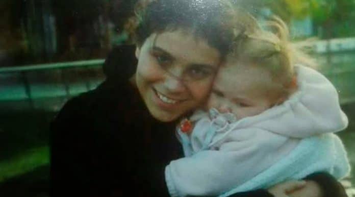 Grávida aos 14 anos, foi expulsa da escola e humilhada: ‘Você procurou por isso’. Aos 40, ajuda outras mulheres