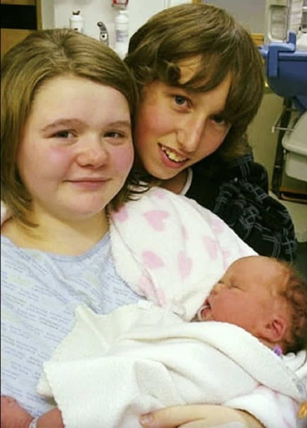 contioutra.com - Eles se tornaram pais aos 14 anos, mas o que aconteceu depois quase nunca aparece nas manchetes